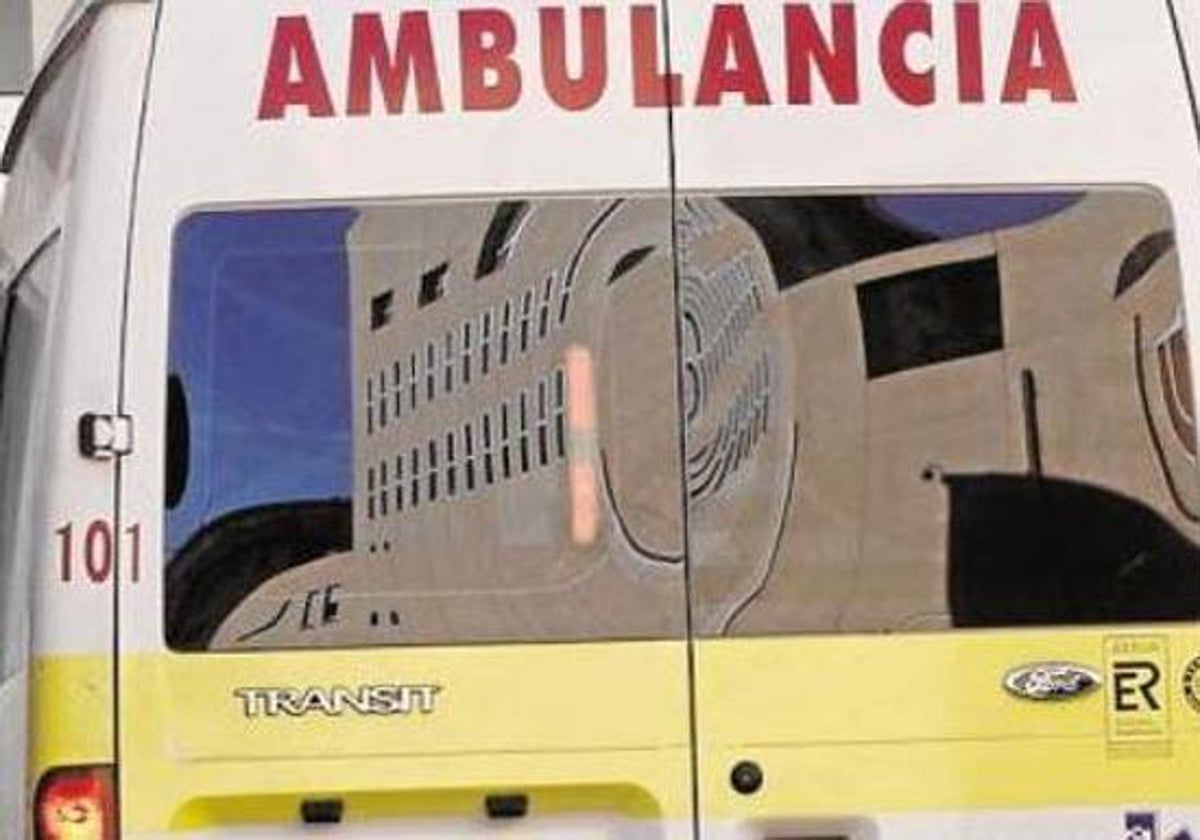 Dos ambulancias trasladaron a las menores atropelladas.