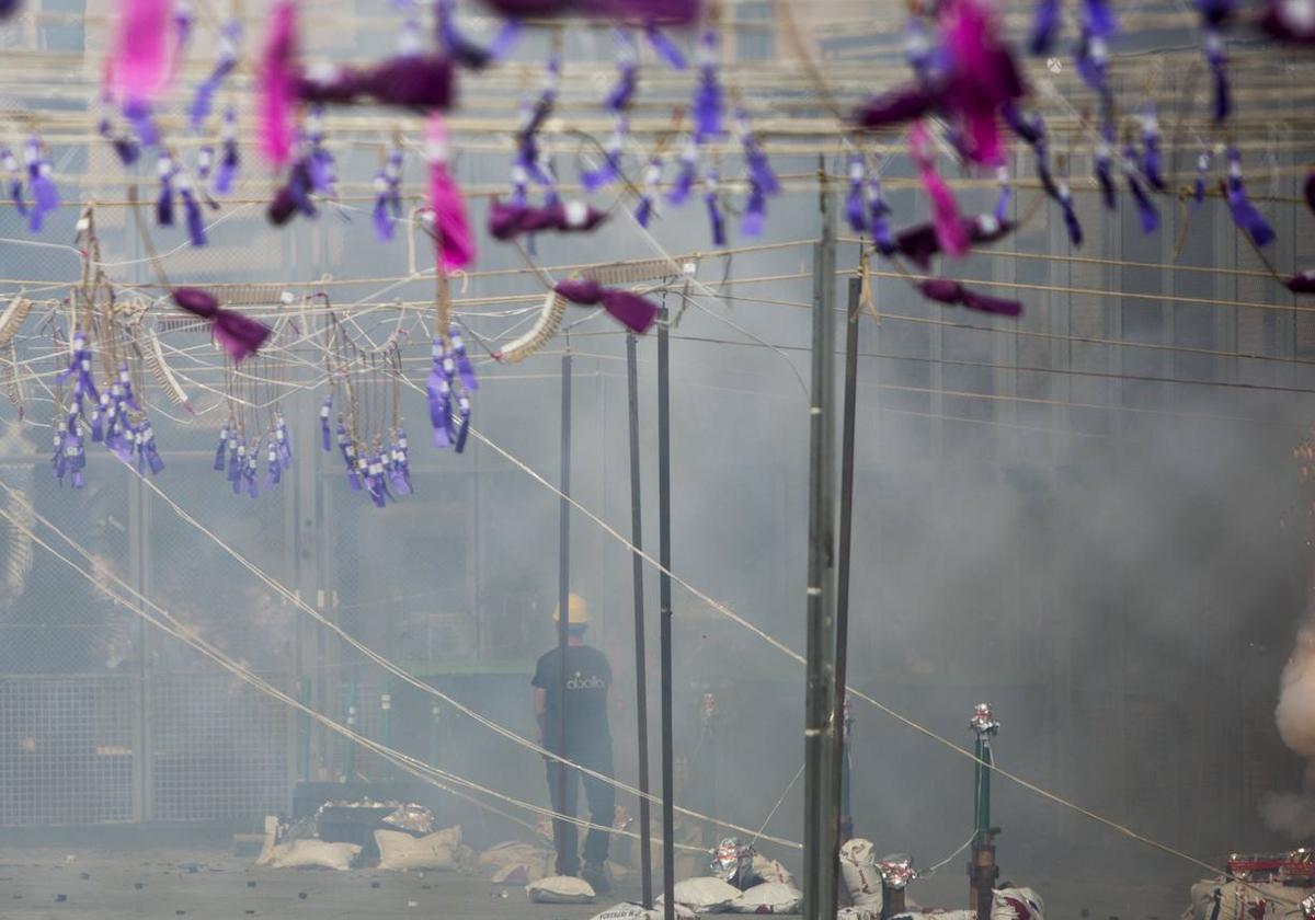 Una de las mascletaes celebradas durante este 2023 en la plaza del Ayuntamiento.