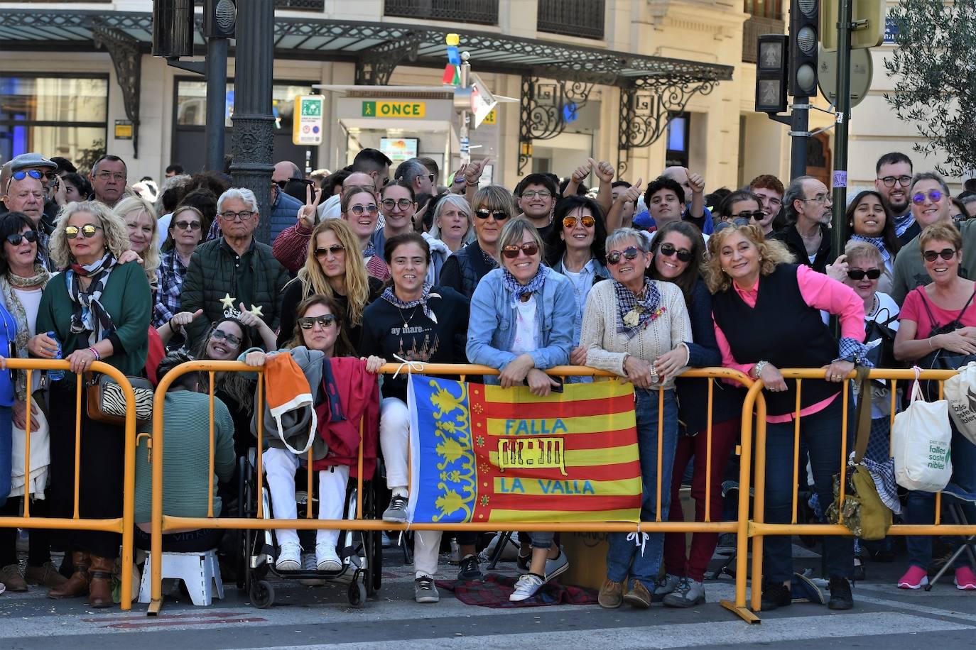 Búscate en la mascletà del viernes 10 de marzo