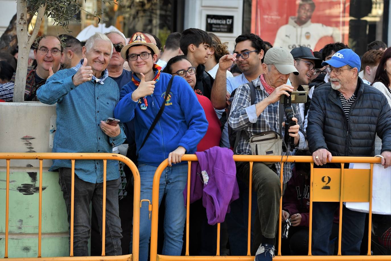 Búscate en la mascletà del viernes 10 de marzo