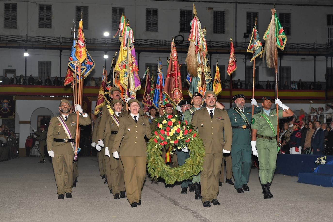 Homenaje de las Fuerzas Armadas a las falleras mayores de Valencia 2023