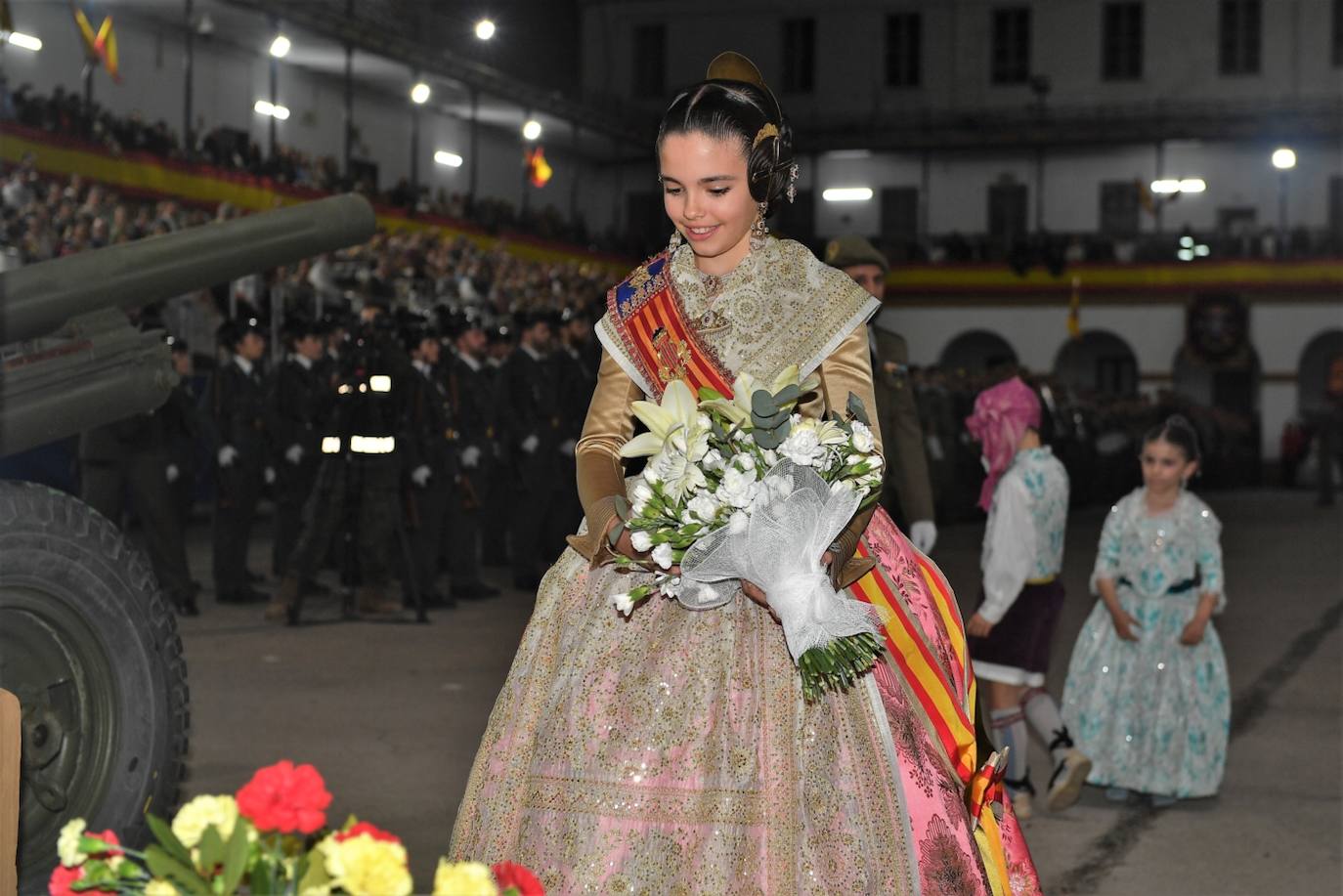 Homenaje de las Fuerzas Armadas a las falleras mayores de Valencia 2023