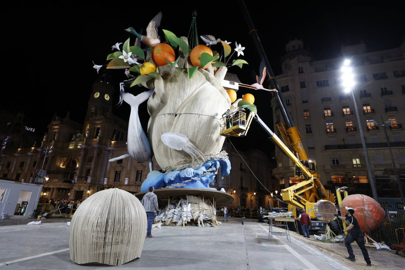 El corazón de las Fallas 2023 ya bombea en la plaza del Ayuntamiento