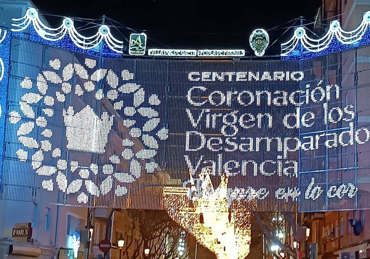 Portada decorativa de la falla Duque de Gaeta.