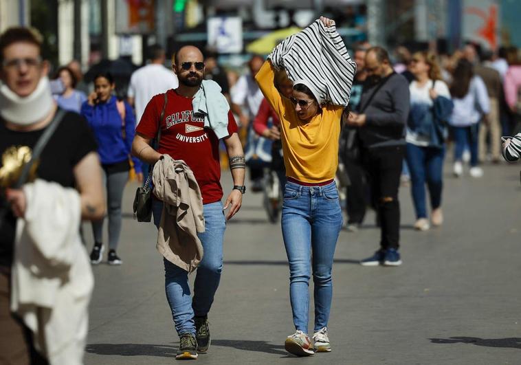 La ciudad de Valencia ha marcado casi 32 grados este lunes.