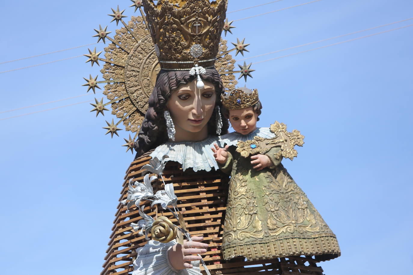 Desperfectos en la estructura para la Ofrenda a la Virgen de los Desamparados