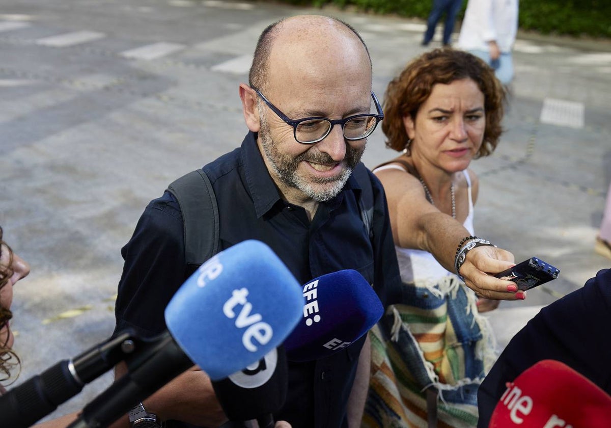 Francis Puig, en el exterior de la Ciudad de la Justicia.