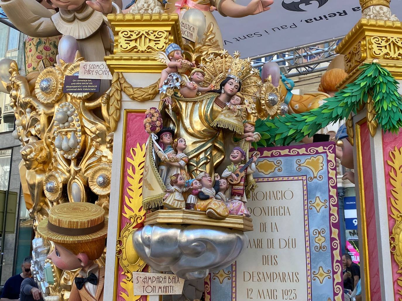 Falla infantil de la Plaza de la Reina dedicada al centenario de la Virgen de los Desamparados