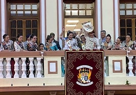 Los vencedores, exultantes.