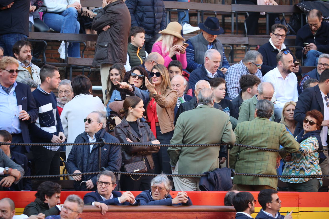 Estos son los rostros conocidos en los toros Colorín de Fallas