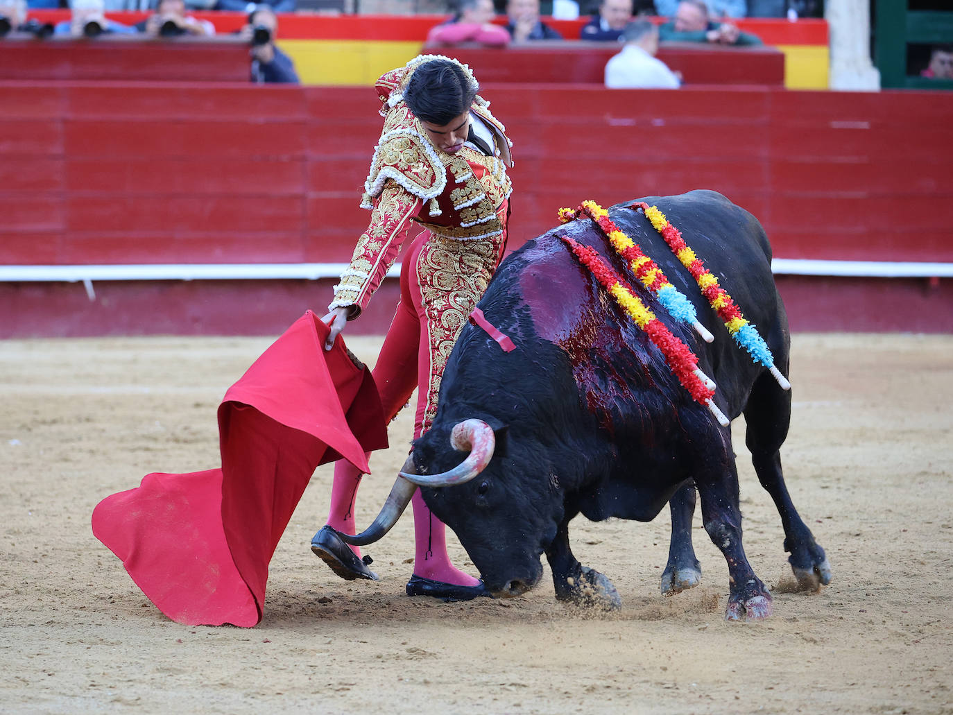 Así fue la corrida de toros de la Feria de Fallas 2023 del 15 de marzo: Paco Ureña, Ángel Téllez y Francisco de Manuel