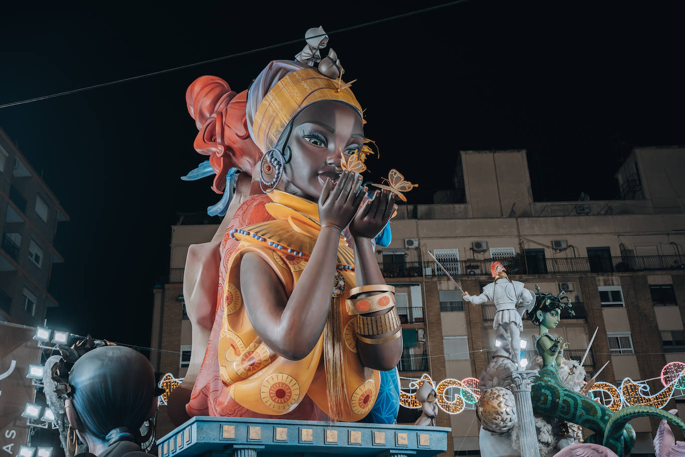 Así es la falla Monestir de Poblet - Aparicio Albiñana (L&#039;Antiga de Campanar)