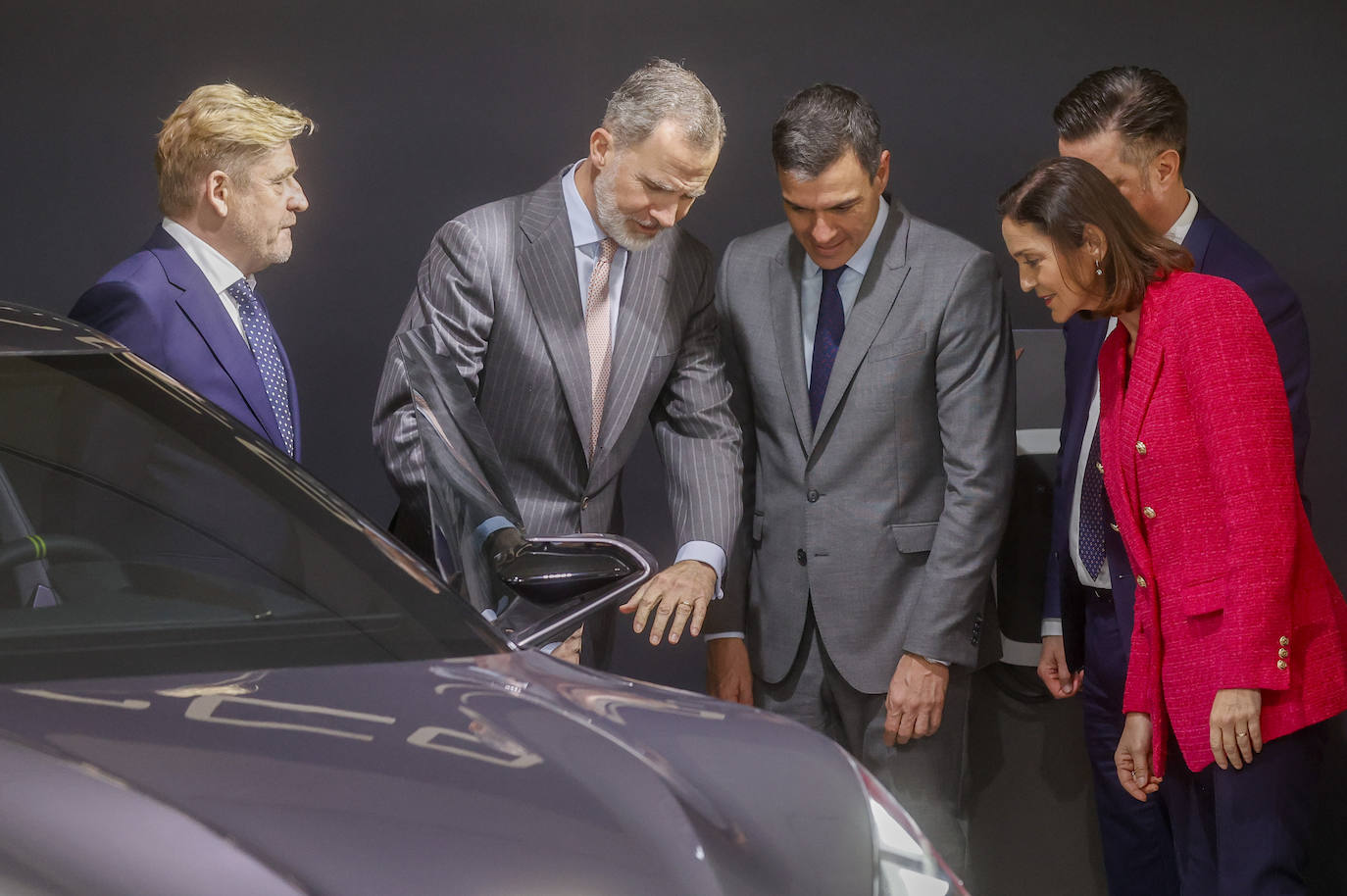 Felipe VI y Pedro Sánchez presiden el inicio de la construcción de la gigafactoría de Volkswagen en Sagunto