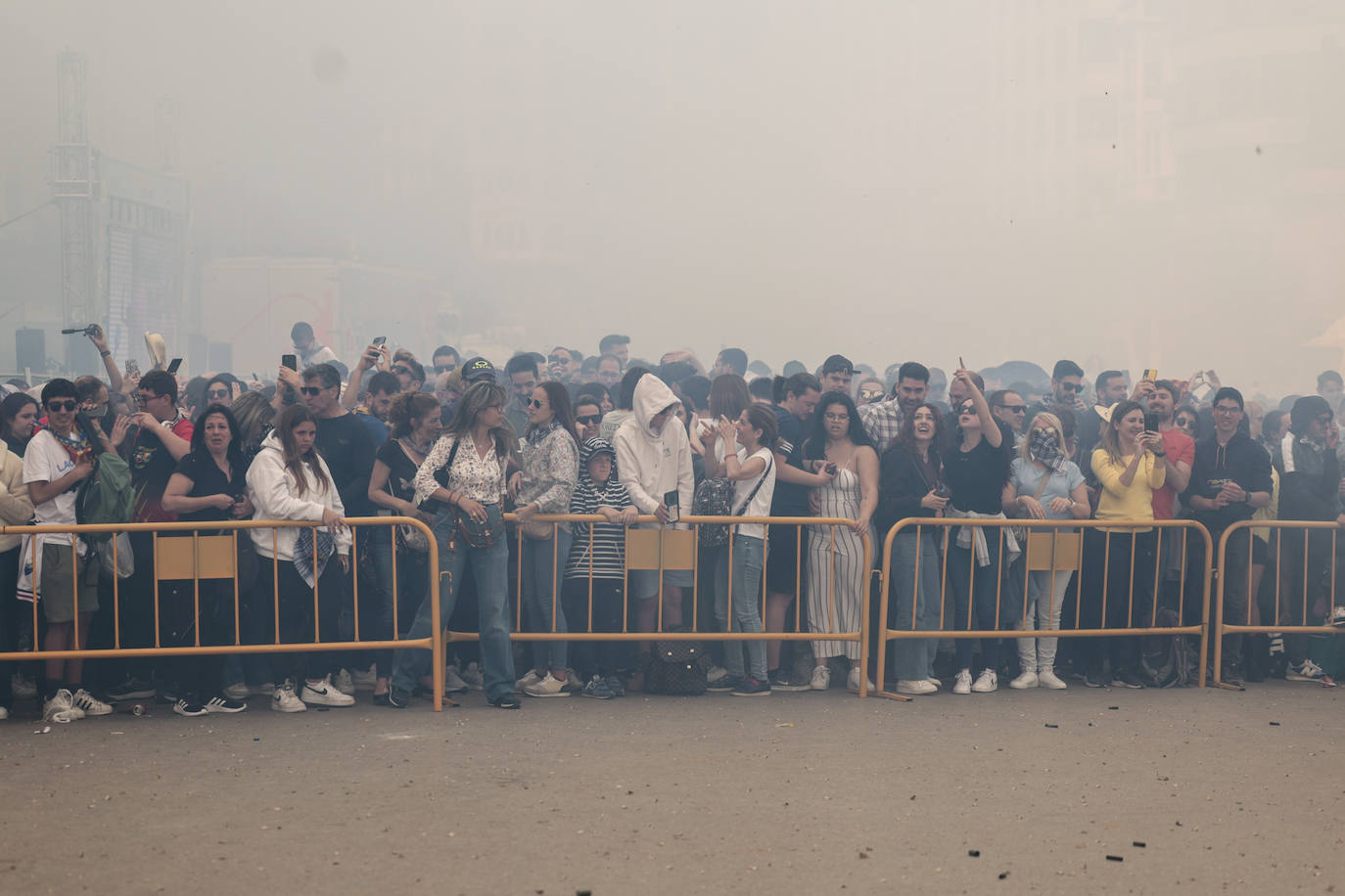 Una Valencia a rebosar vive las Fallas 2023