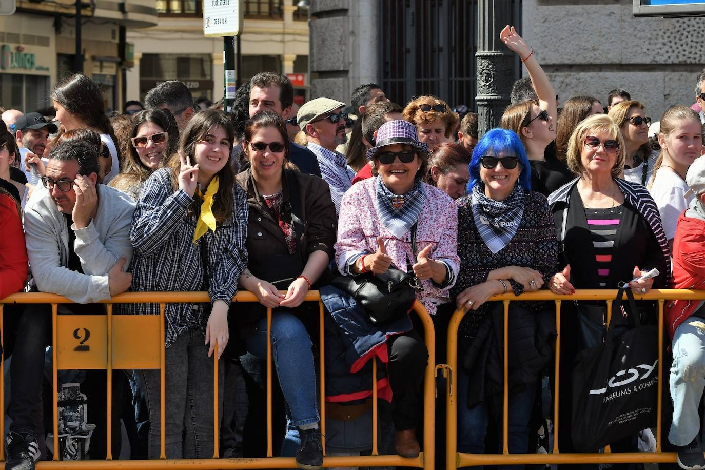 Búscate en la mascletà de este viernes 17 de marzo