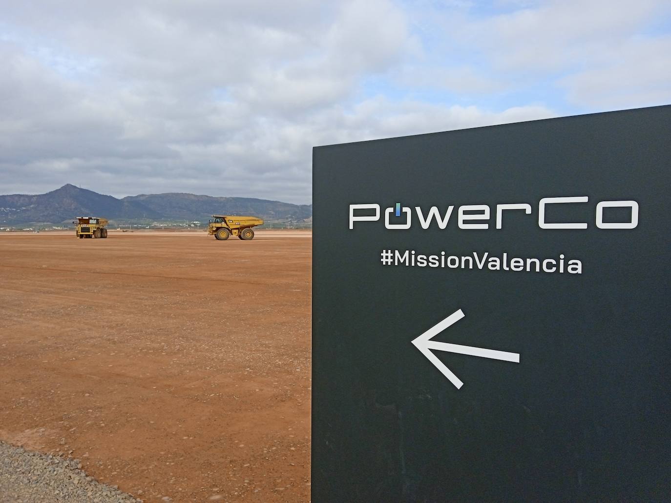 Felipe VI y Pedro Sánchez presiden el inicio de la construcción de la gigafactoría de Volkswagen en Sagunto