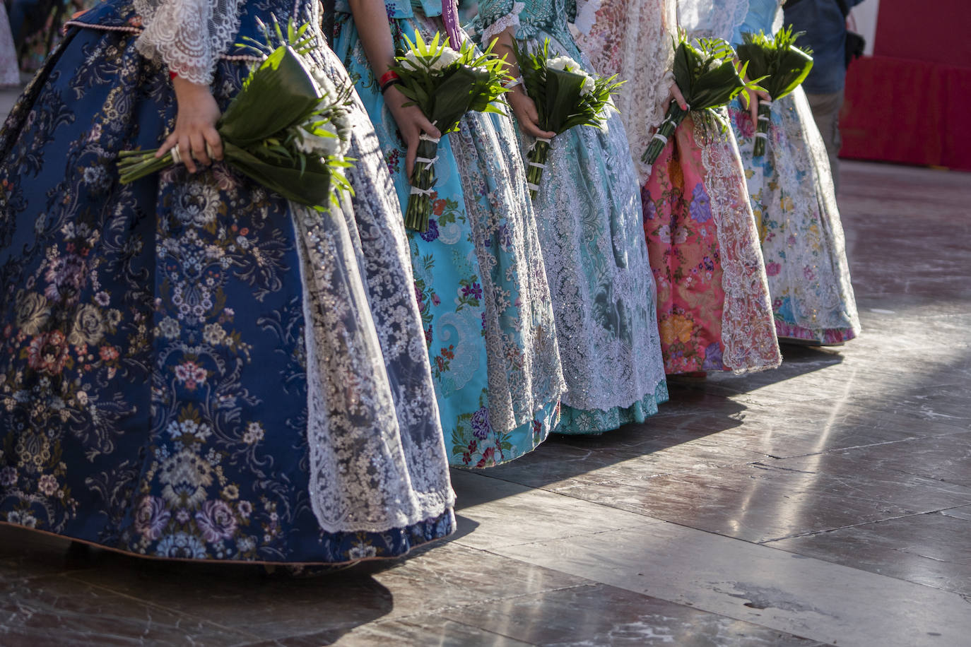 Búscate en la Ofrenda de las Fallas 2023: viernes 17 de marzo