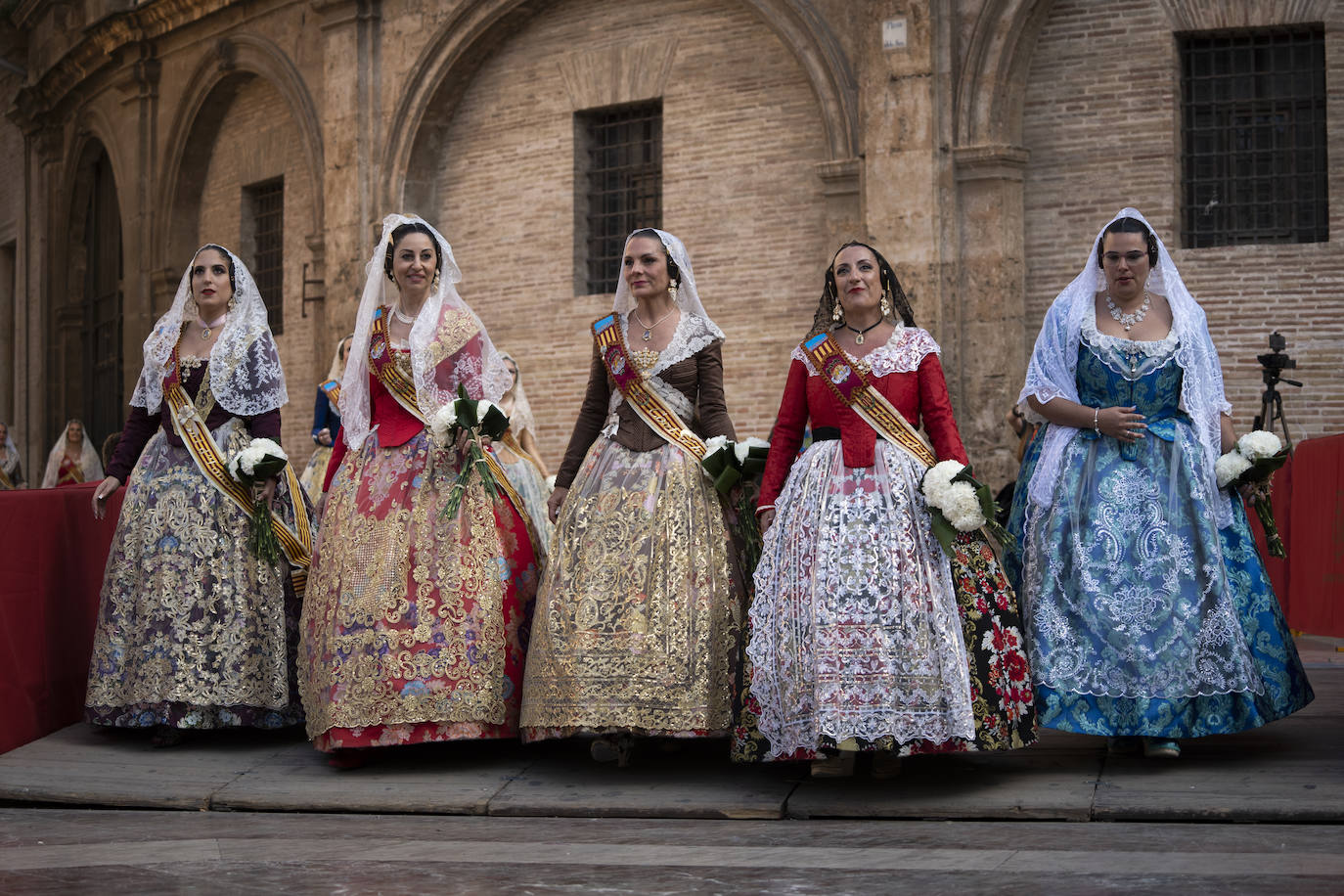 Búscate en la Ofrenda de las Fallas 2023: viernes 17 de marzo