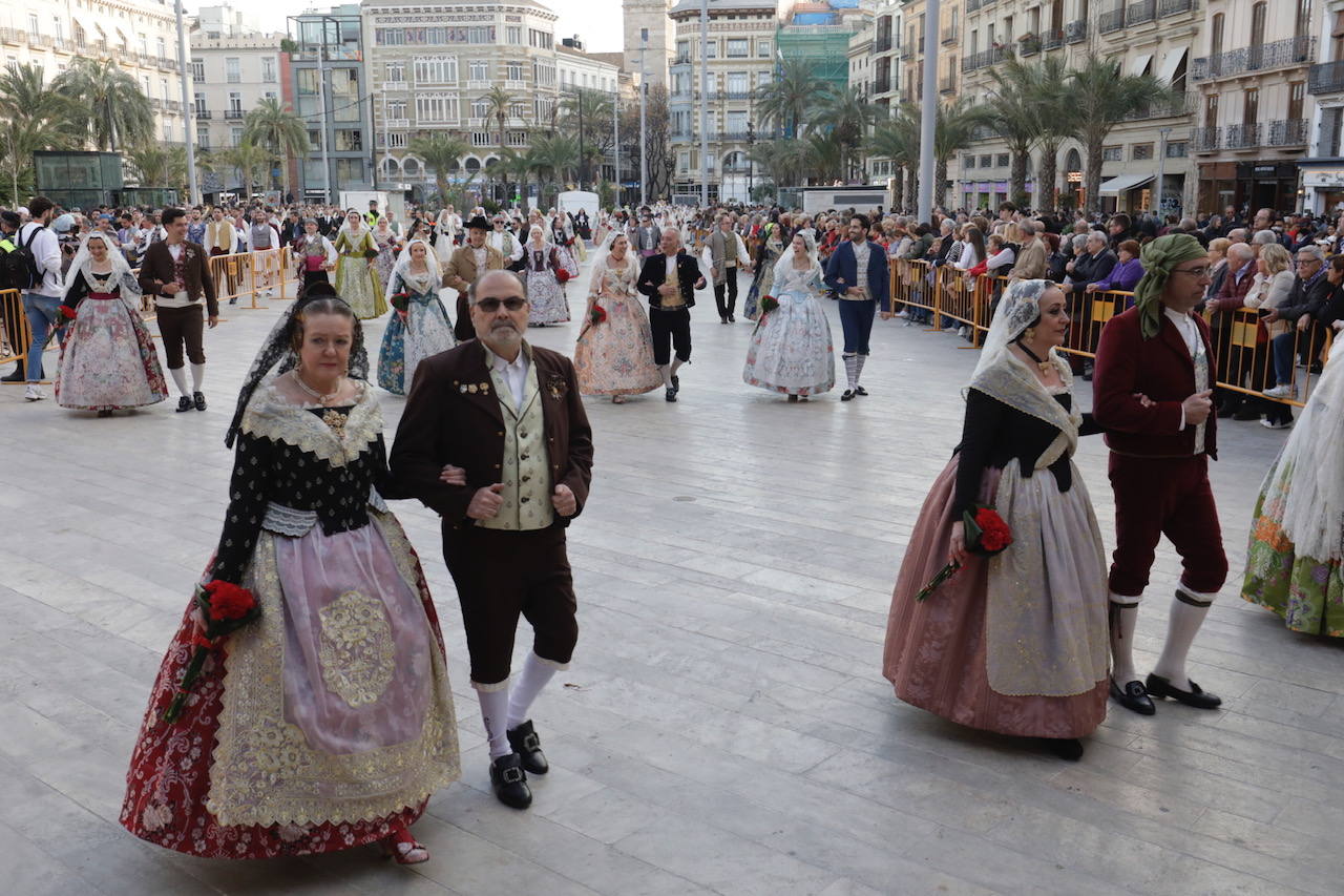 Búscate en la Ofrenda de las Fallas 2023: viernes 17 de marzo