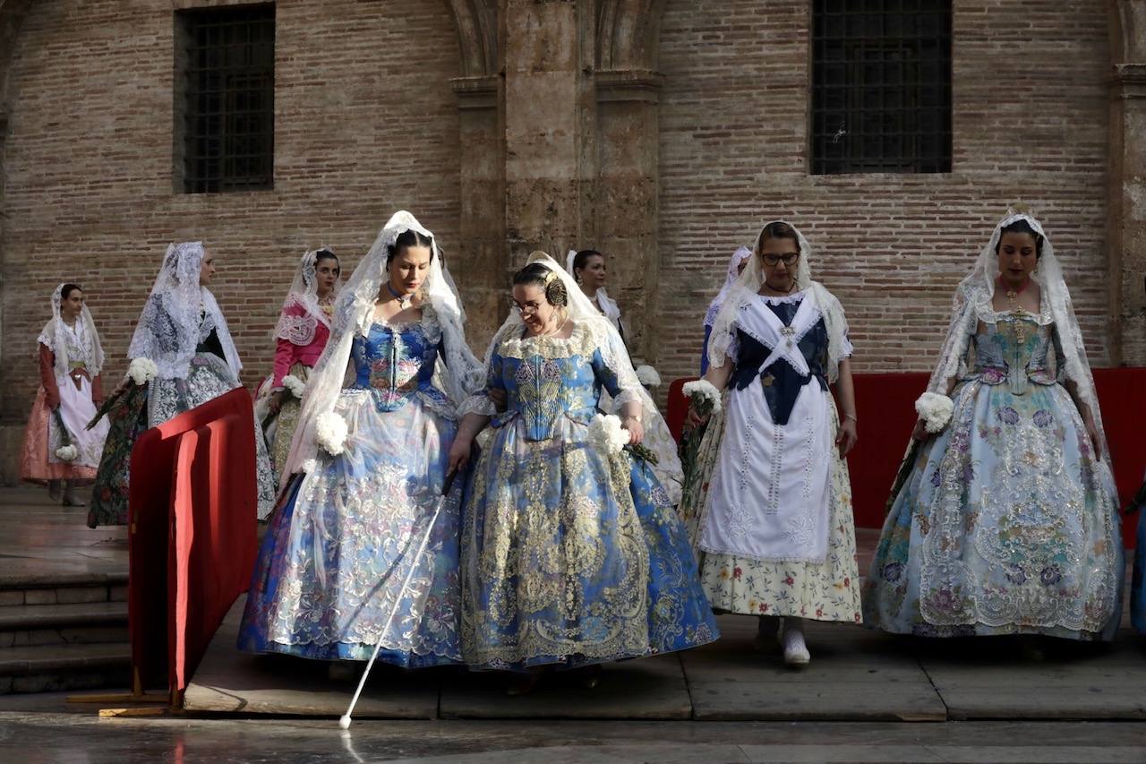 Búscate en la Ofrenda de las Fallas 2023: viernes 17 de marzo