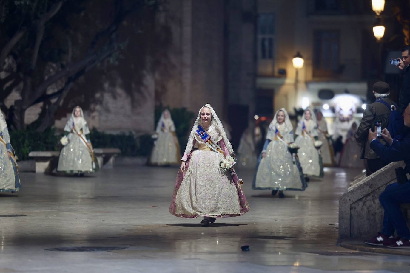 Búscate en la Ofrenda de las Fallas 2023: viernes 17 de marzo