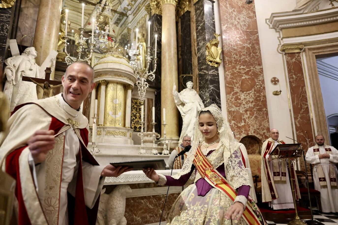 Búscate en la Ofrenda de las Fallas 2023: viernes 17 de marzo