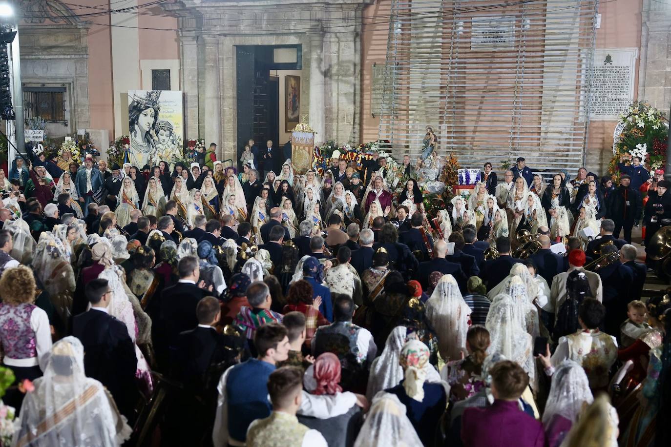 Búscate en la Ofrenda de las Fallas 2023: viernes 17 de marzo