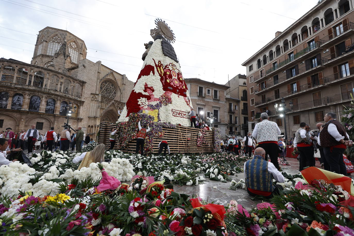 Búscate en la Ofrenda de Fallas del sábado 18 de marzo de 2023