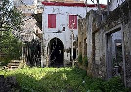 La casa abandonada de Fayrouz, cantante libanesa y musa de Macron