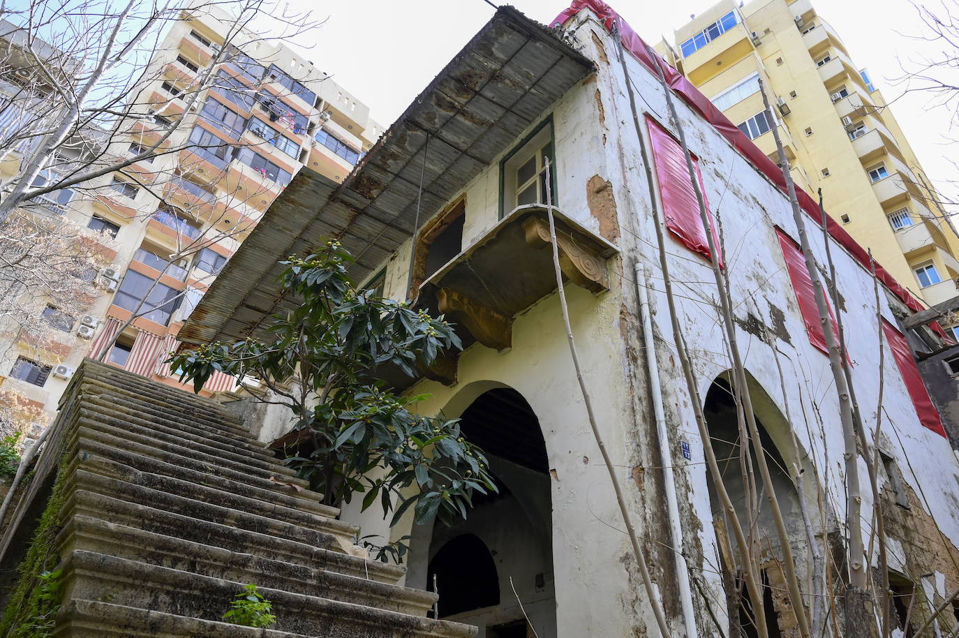 La casa abandonada de Fayrouz, cantante libanesa y musa de Macron