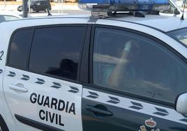 La Guardia Civil busca a los violentos.