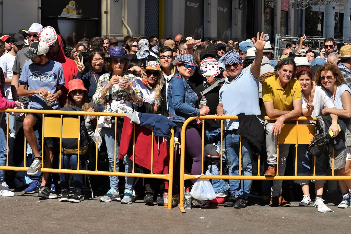 Búscate en la mascletà del 19 de marzo