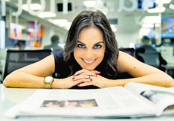 Mónica Carrillo presenta los informativos de fin de semana en Antena 3.