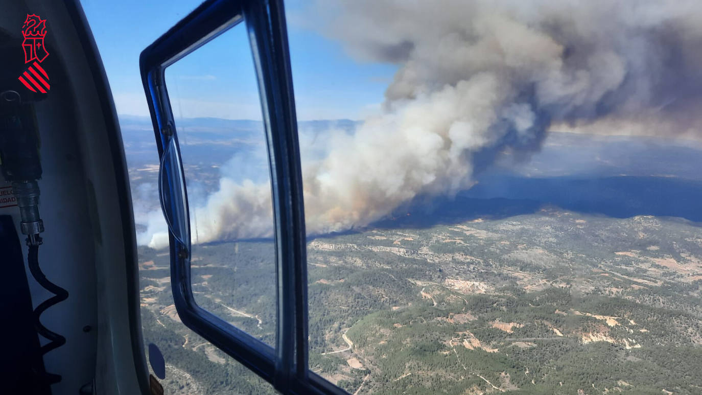 Incendio forestal en Villanueva de Viver