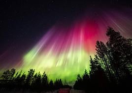 Las espectaculares auroras boreales que ha dejado una fuerte tormenta solar en Finlandia