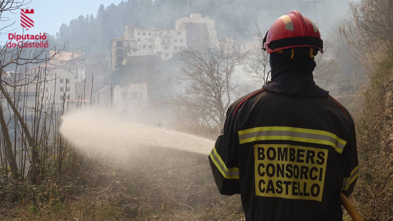 Incendio forestal en Villanueva de Viver