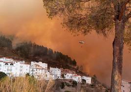 Kamov, el superhelicóptero especializado en extinción de incendios que está trabajando en Castellón