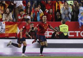 Joselu celebra uno de sus goles ante Noruega.