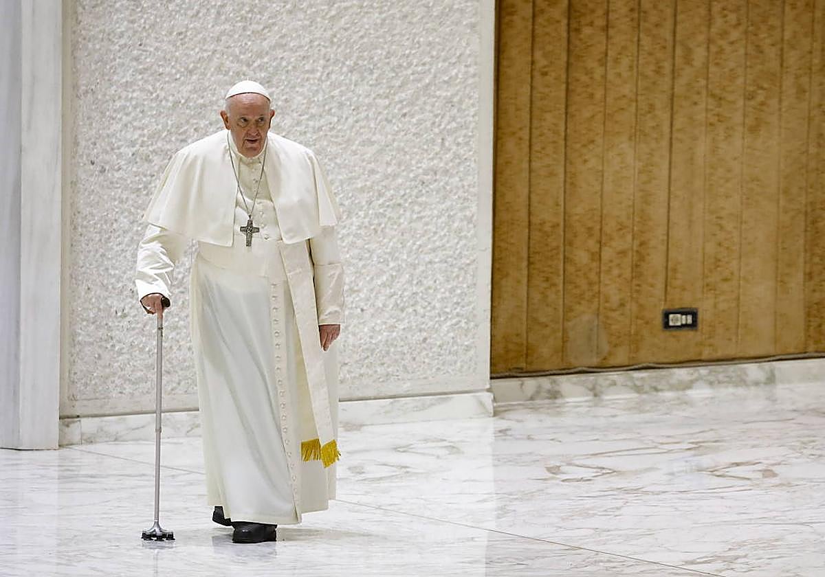 El Papa, ingresado por problemas de corazón y respiratorios