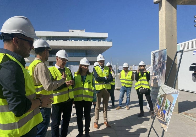 Visita del alcalde de Valencia, Joan Ribó, a las obras del centro formativo en histelería de Asindown en el edificio Veles e Vents.