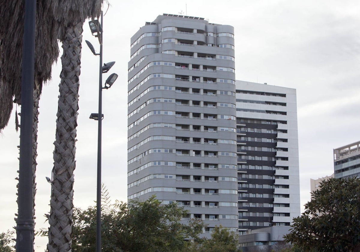 Edificio que va a comprar la Generalitat en Sociópolis.