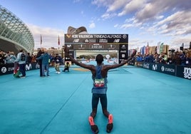 Kiptum, tras ganar el Maratón de Valencia y convertirlo en el segundo más rápido del mundo.