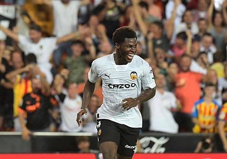 Yunus se retira del entrenamiento antes de tiempo por unas molestias