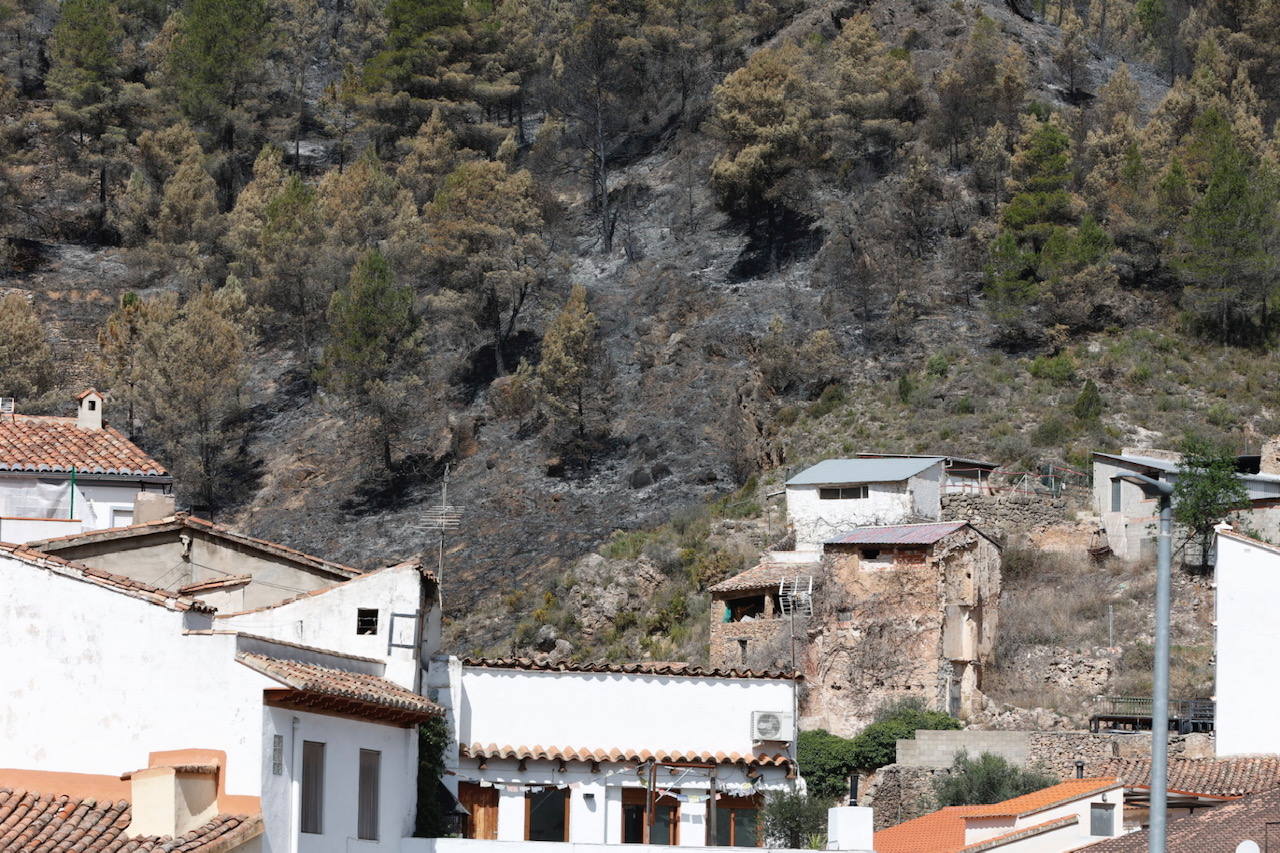 Montán, arrasado por las llamas del incendio en Castellón