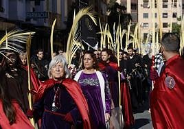 Bendición de palmas y ramas de olivos, en la explanada del mercado del Cabanyal.