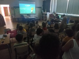 Una de las actividades realizadas en el CEIP de Fortaleny.