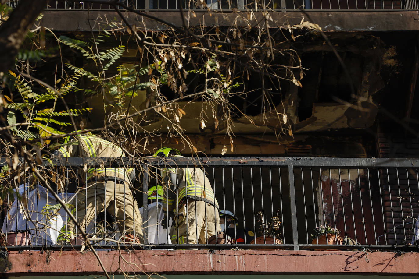 Tres personas mueren en un incendio en Valencia