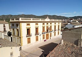 Vista del Ayuntamiento de Aielo de Malferit.