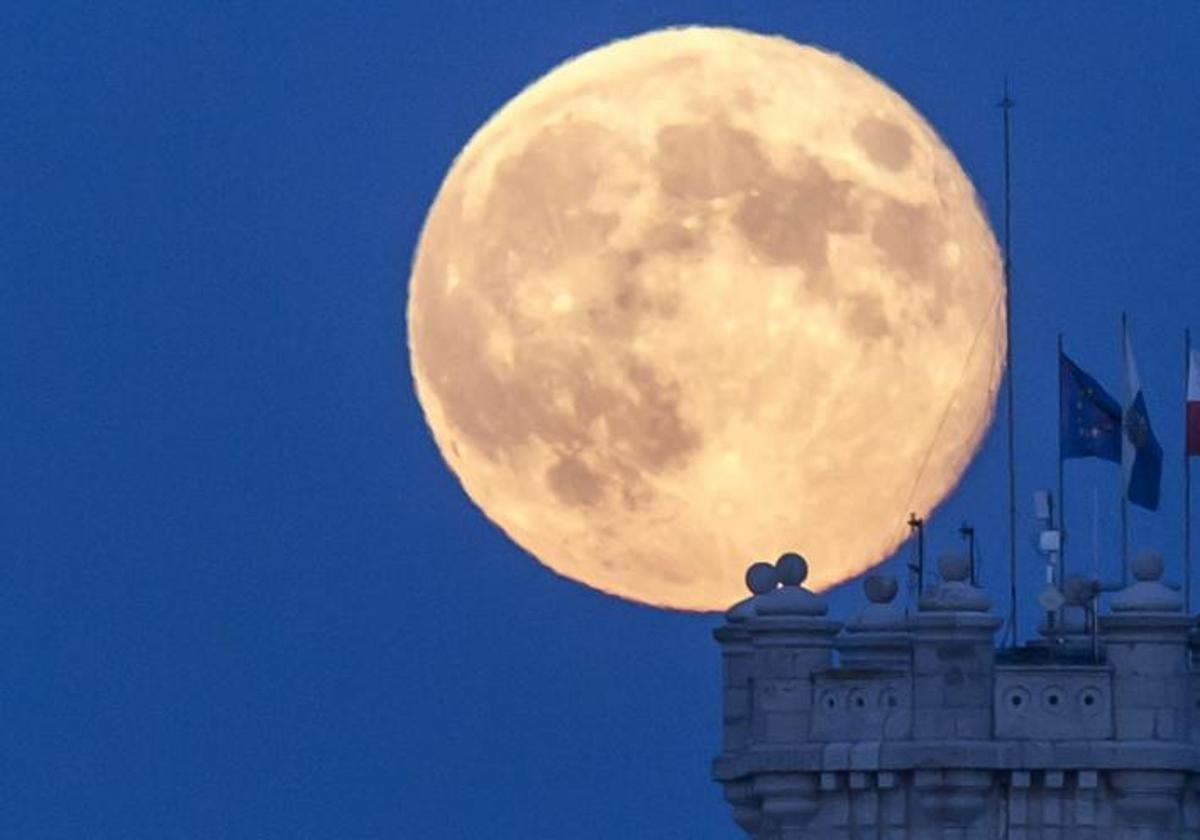 Una luna llena, en una imagen de archivo.