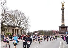 Los primeros metros de la media maratón de Berlín